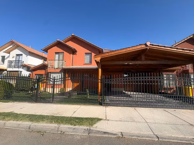 OPORTUNIDAD GRAN CASA EN CONDOMINIO 4D, CIUDAD DE LOS VALLES
