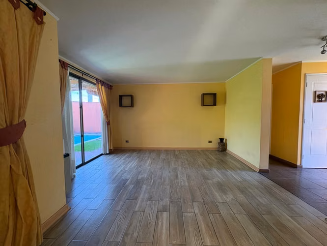 OPORTUNIDAD GRAN CASA EN CONDOMINIO 4D, CIUDAD DE LOS VALLES