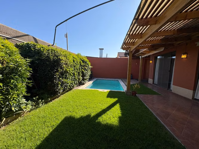 EXCELENTE CASA CONDOMINIO 4D, CIUDAD DE LOS VALLES