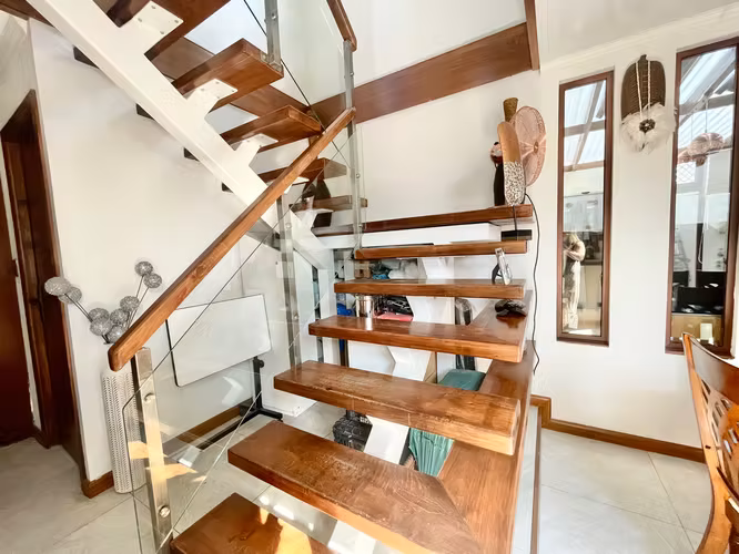 CASA COMERCIAL / REMODELADA / 200MT2 TERRENO