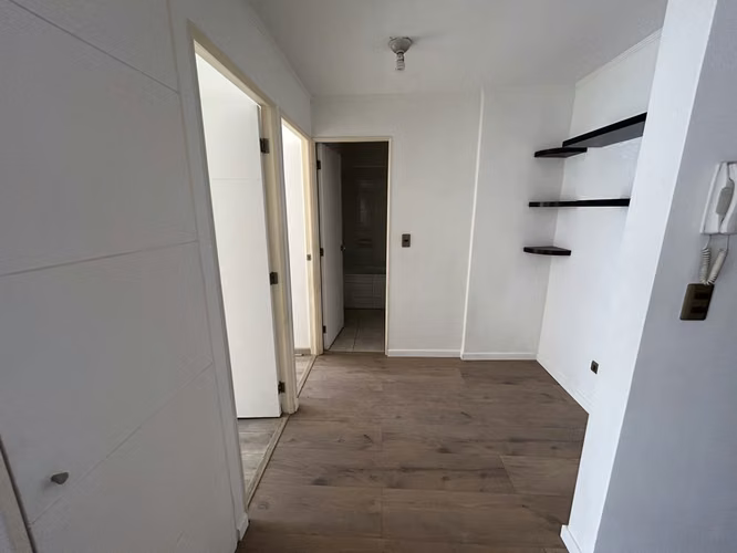 OPORTUNIDAD, VENTA DEPARTAMENTO 2D 1B METRO VICENTE VALDES