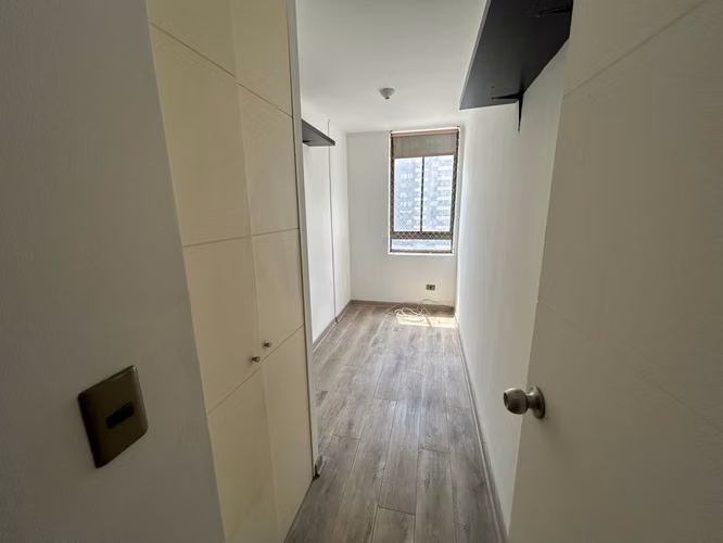 OPORTUNIDAD, VENTA DEPARTAMENTO 2D 1B METRO VICENTE VALDES