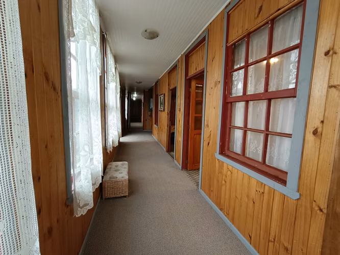 VENTA LOCAL CONJUNTO HOTELERO 27HAB 23BA CHONCHI