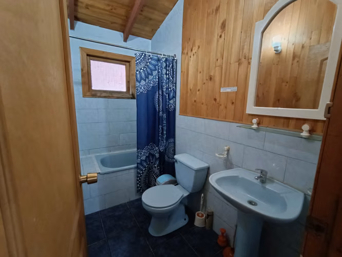 VENTA LOCAL CONJUNTO HOTELERO 27HAB 23BA CHONCHI