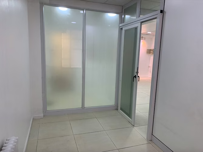 OFICINA METRO UCHILE 3 PRIVADOS 1 BAÑO