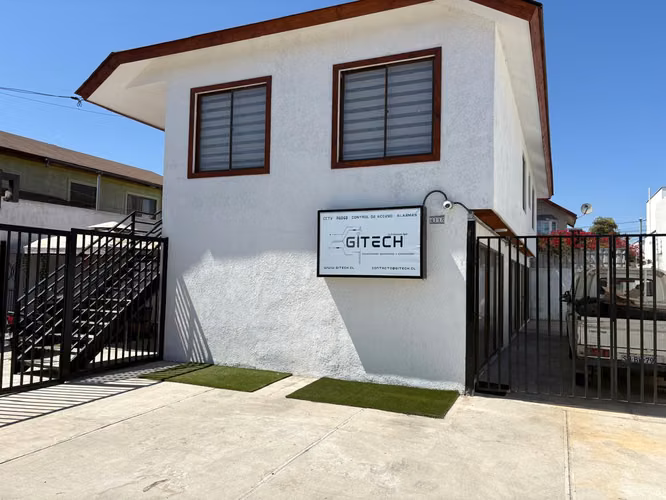 SE VENDE LOCAL COMERCIAL IDEAL PARA NEGOCIO O CENTRO MEDICO