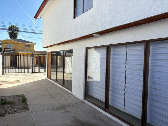 AMPLIO LOCAL COMERCIAL EN VENTA SECTOR DE PEÑUELAS - Imagen 5