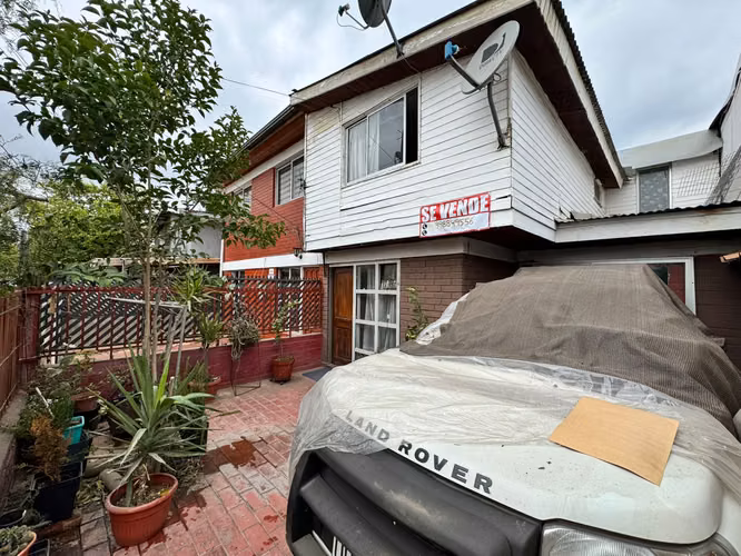 CASA AMPLIA  3D2B PATIO -EXCELENTE UBICACIÓN Y CONECTIVIDAD