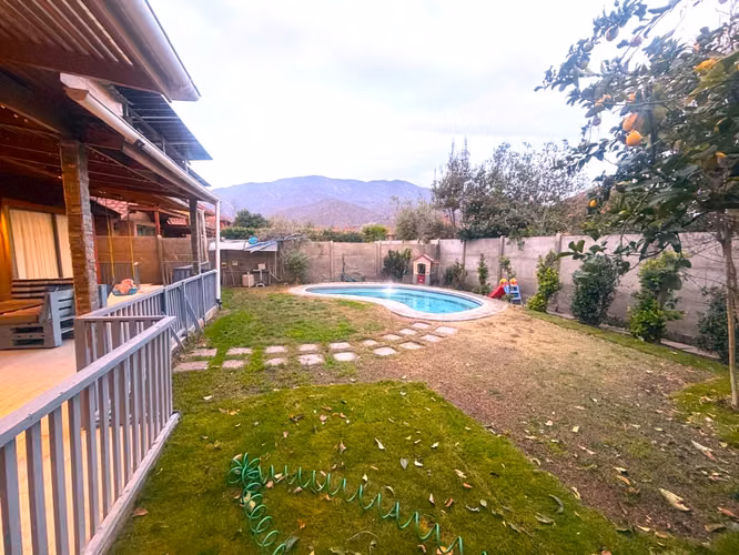 ARRIENDO CASA 6HAB 3BA COLINA EN AYRES DE CHICUREO