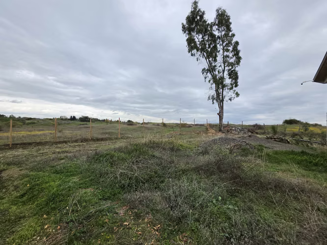 TERRENO CON CASA EN OBRA DE 400 M2  Y ALTO FLUJO VEHICULAR