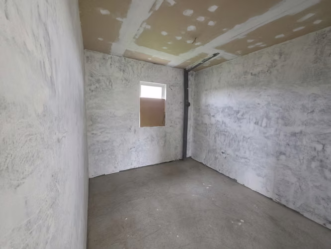 TERRENO CON CASA EN OBRA DE 400 M2  Y ALTO FLUJO VEHICULAR