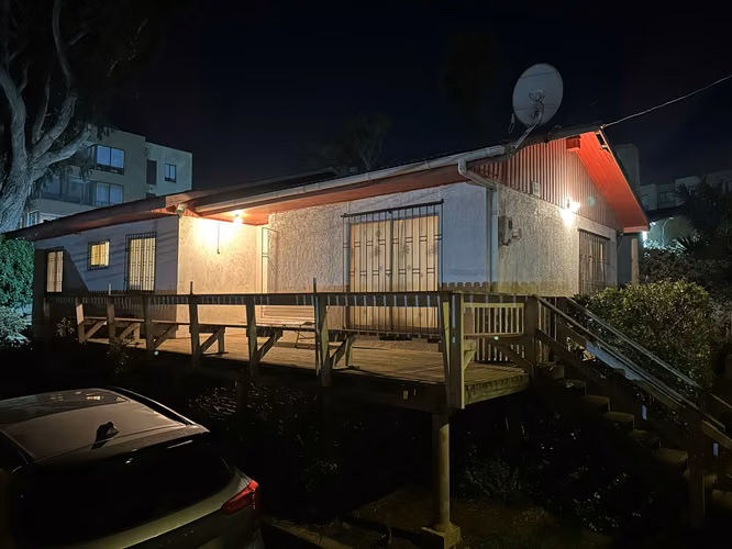 CASA EN VENTA EL QUISCO 4D 2B 350M2