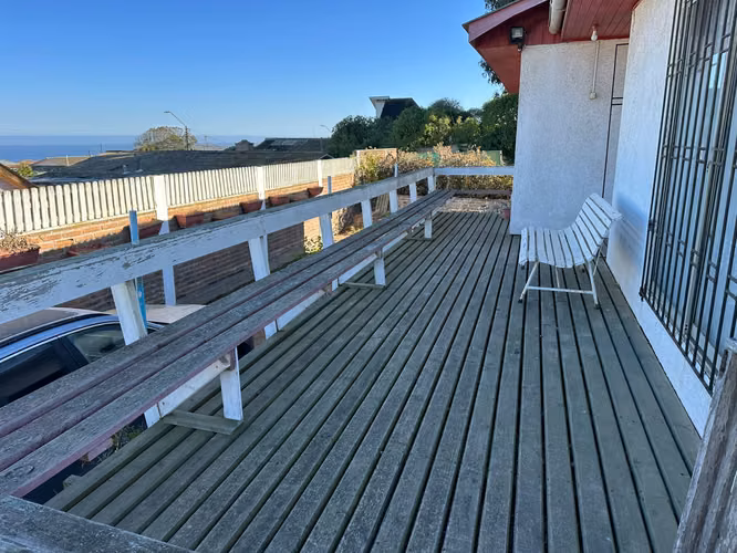 CASA EN VENTA EL QUISCO 4D 2B 350M2