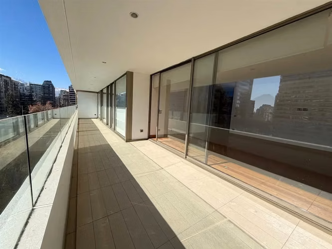 HERMOSO DEPARTAMENTO EN ARRIENDO DE 3 DOR 3BA 2ES 1BO