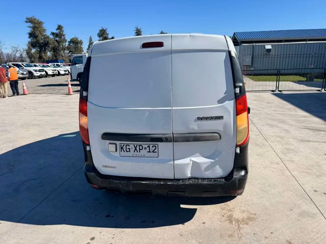 FURGON Marca RENAULT Modelo DOKKER III 1.6 Año 2017