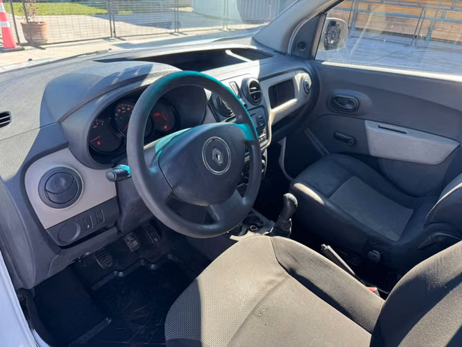 FURGON Marca RENAULT Modelo DOKKER III 1.6 Año 2017