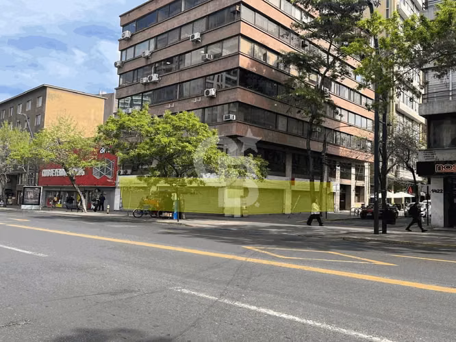 Amplio local esquina en Providencia