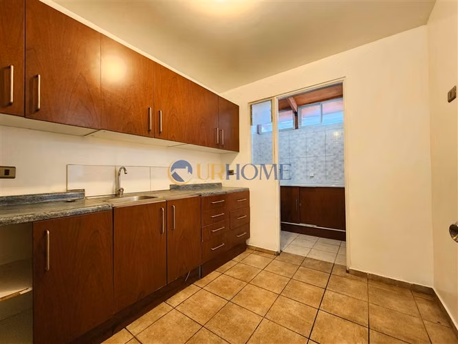 Casa en venta de 3 dorm. 3 baños y estacionamiento ENEA