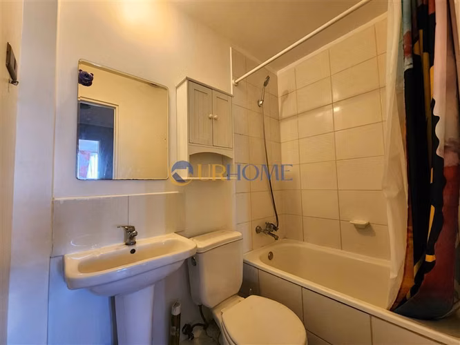 Casa en venta de 3 dorm. 3 baños y estacionamiento ENEA