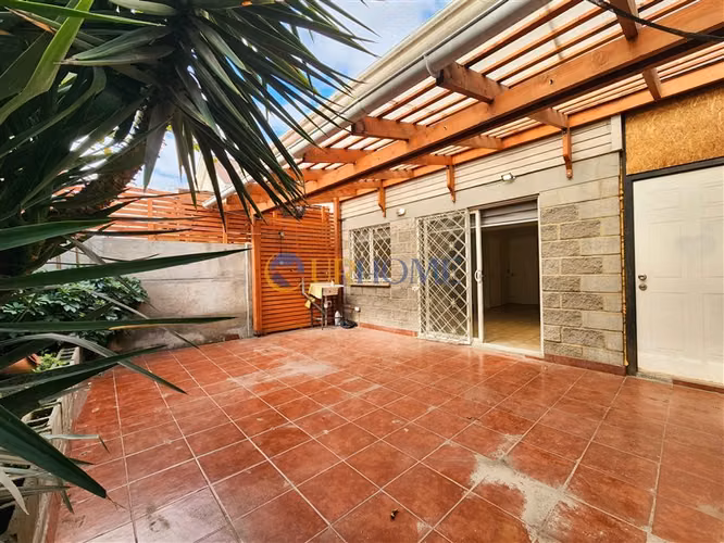 Casa en venta de 3 dorm. 3 baños y estacionamiento ENEA