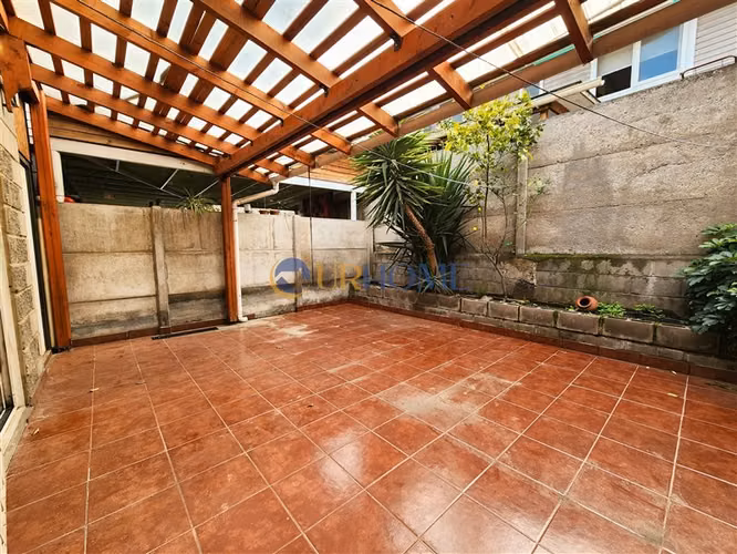 Casa en venta de 3 dorm. 3 baños y estacionamiento ENEA
