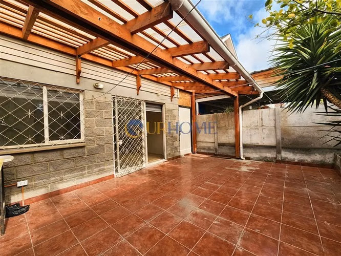 Casa en venta de 3 dorm. 3 baños y estacionamiento ENEA