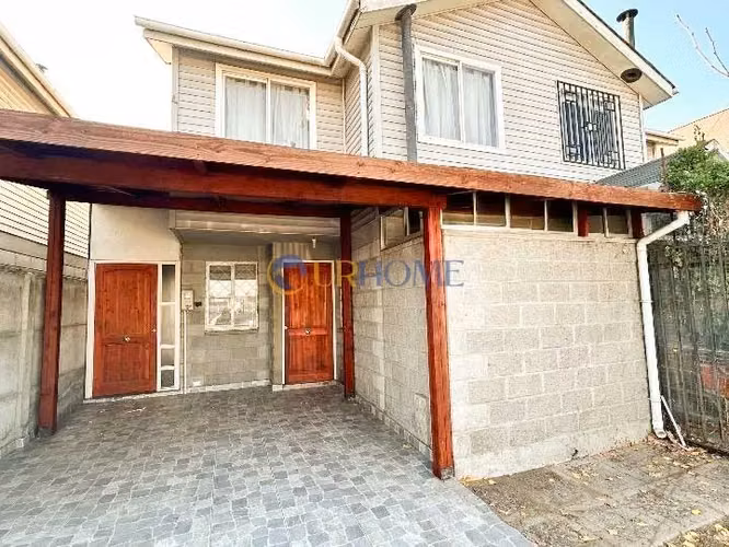 Casa en venta de 3 dorm. 3 baños y estacionamiento ENEA