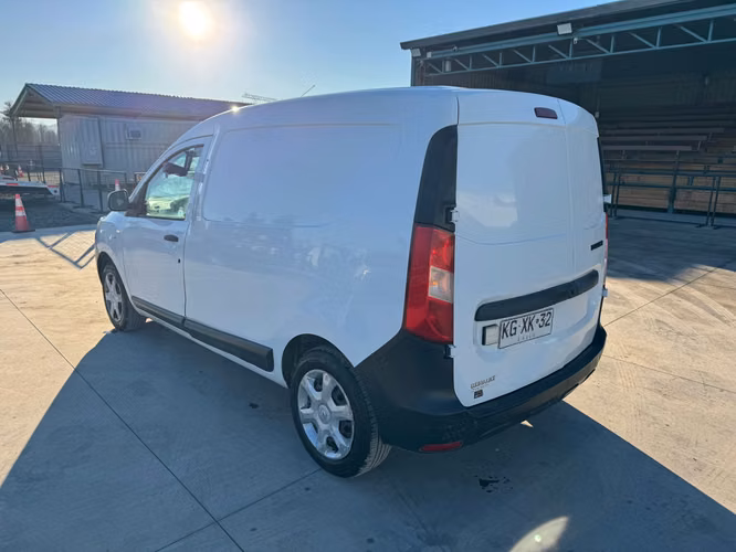 FURGON Marca RENAULT Modelo DOKKER III 1.6 Año 2017