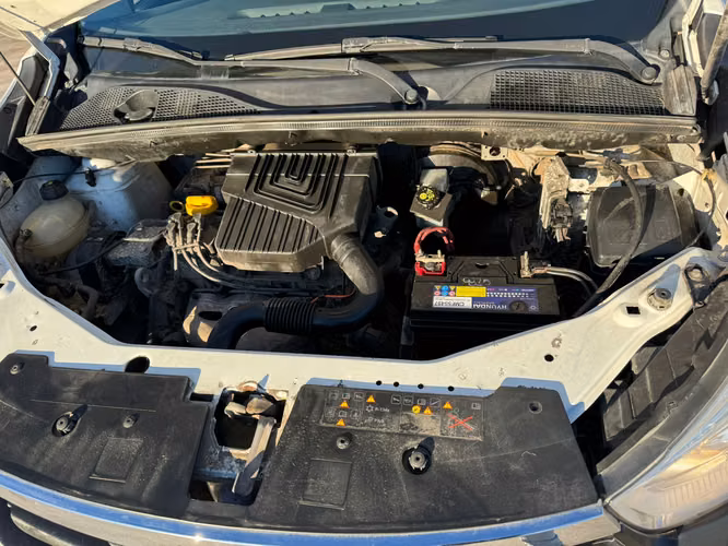 FURGON Marca RENAULT Modelo DOKKER III 1.6 Año 2017