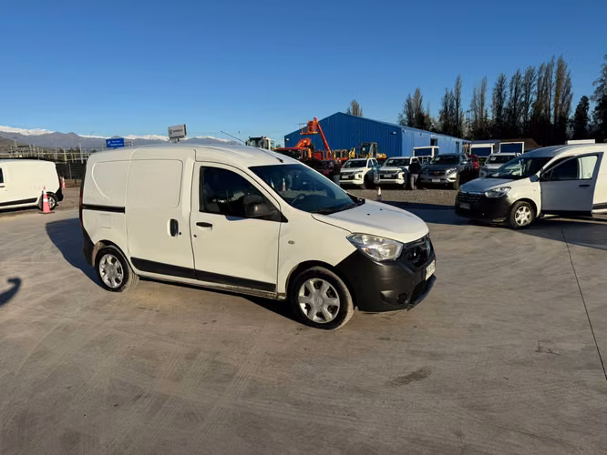 FURGON Marca RENAULT Modelo DOKKER III 1.6 Año 2017