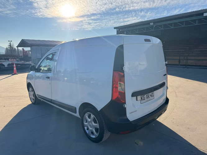 FURGON Marca RENAULT Modelo DOKKER III 1.6 Año 2017