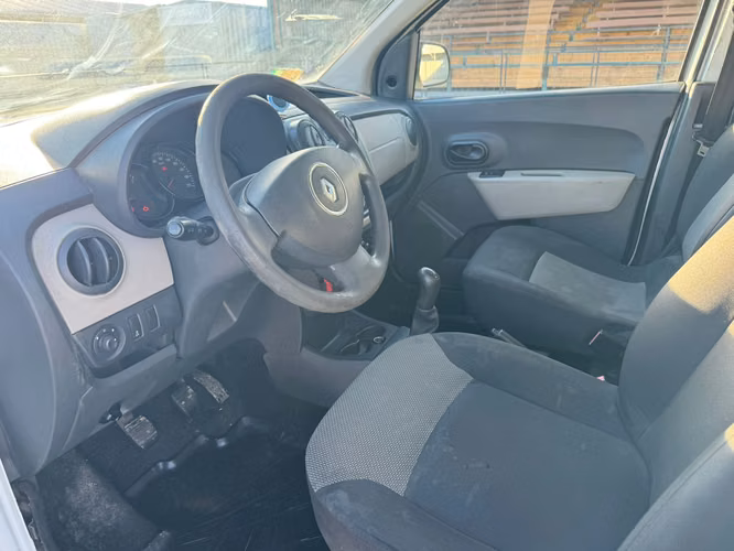 FURGON Marca RENAULT Modelo DOKKER III 1.6 Año 2017