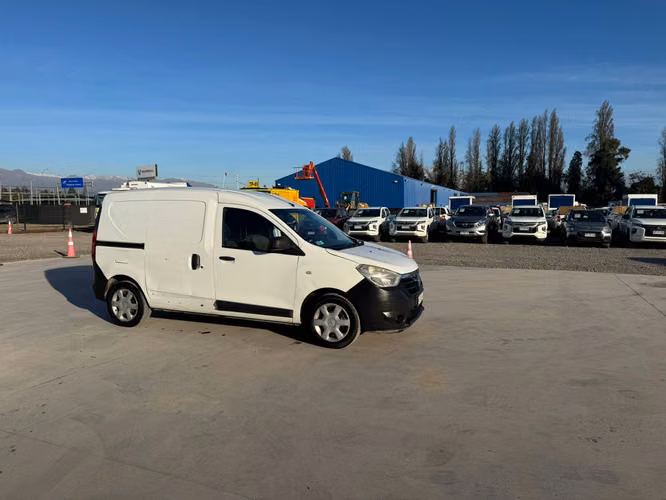 FURGON Marca RENAULT Modelo DOKKER III 1.6 Año 2017