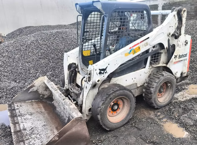 Minicargador Bobcat S570 año 2019 5490 horas