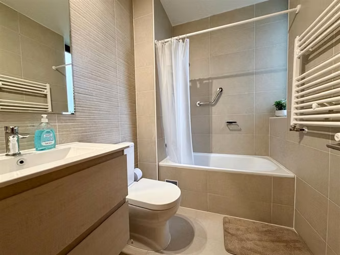 Dpto en venta de 3 dorm con jardín. en Lo Barnechea - Imagen 12