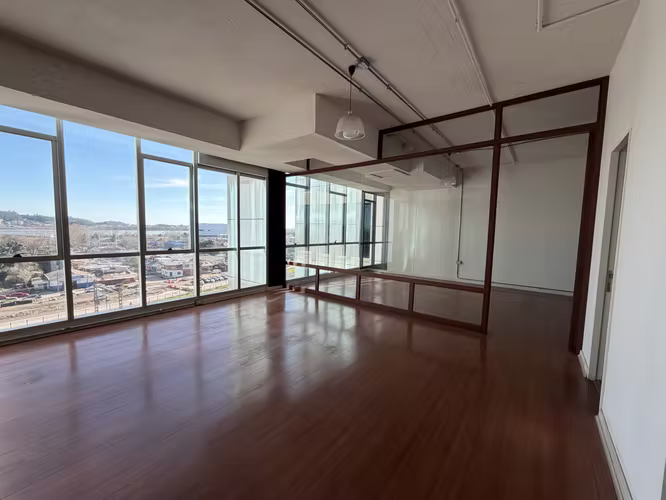 AMPLIA OFICINA 110 M2, EDIFICIO CENTRO COSTANERA, CONCEPCIÓN