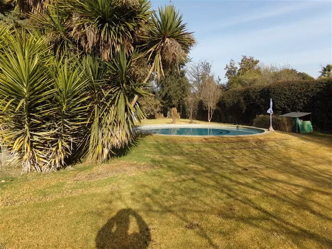 Casa en venta de 4 dorm. en Talagante