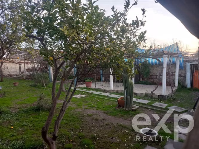 Casa aislada gran terreno en venta de 4 dorm 2B. en Maipú