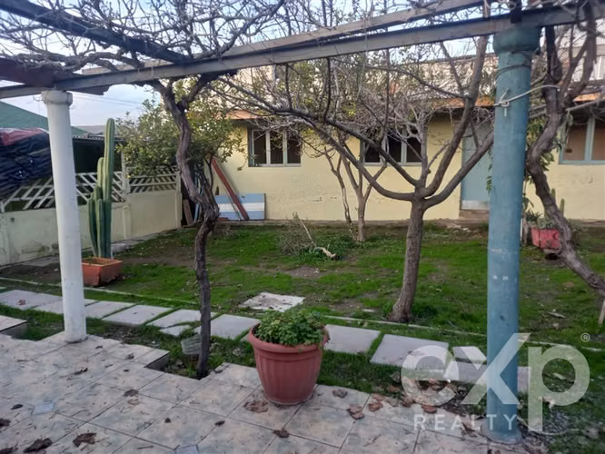 Casa aislada gran terreno en venta de 4 dorm 2B. en Maipú