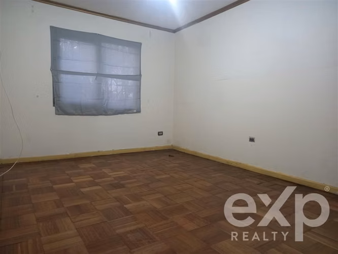 Casa aislada gran terreno en venta de 4 dorm 2B. en Maipú