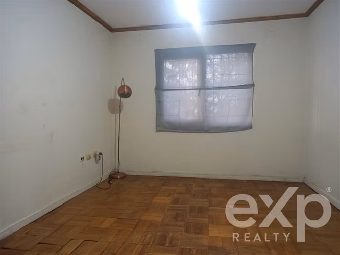 Casa aislada gran terreno en venta de 4 dorm 2B. en Maipú