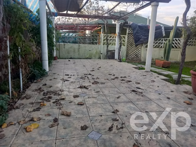 Casa aislada gran terreno en venta de 4 dorm 2B. en Maipú