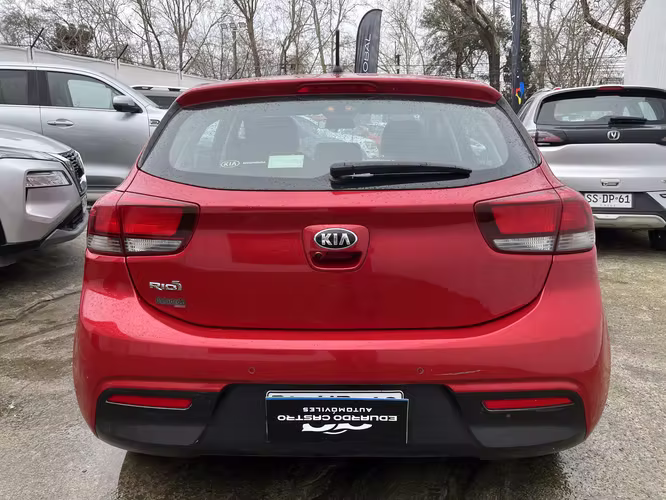 KIA RIO5 EX FULL 1.6 CC 6 MT AÑO 2021