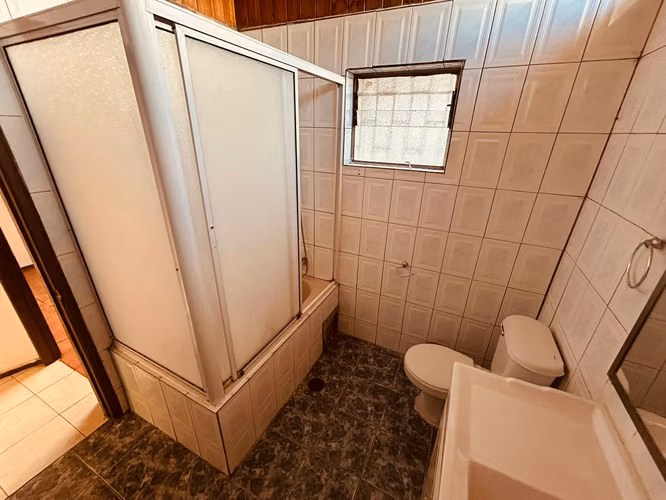 Arriendo Casa Cuatro Habitaciones Tres Estacionamientos