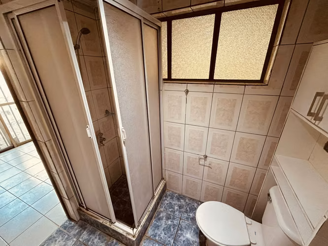 Arriendo Casa Cuatro Habitaciones Tres Estacionamientos