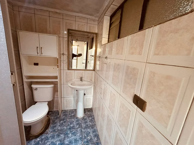 Arriendo Casa Cuatro Habitaciones Tres Estacionamientos