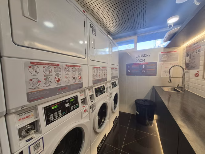 RETAIL Isidora Errazuriz 2315 2 Dorm Piso 2