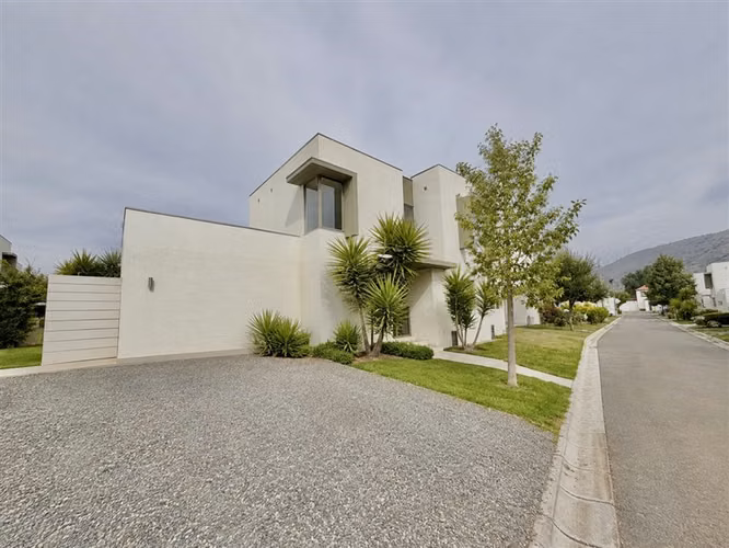 Casa en venta de 3 dorm. en Tiltil