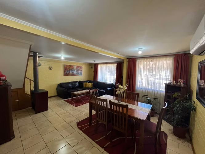 CASA DE DOS PISOS A CUADRAS DE LA UNIVERSIDAD MAYOR Y CATOLICA Y A PASOS DEL LIDER DE PRIETO - Imagen 16