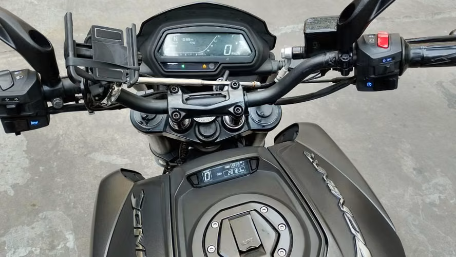 Vendo moto Bajaj Dominar 400 cc